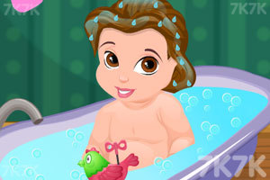 贝拉宝贝洗澡