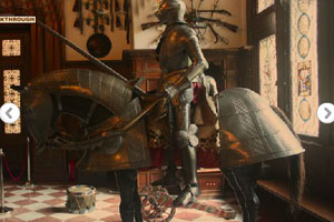 逃离佩莱斯城堡