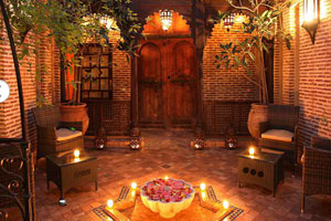 逃离阿拉伯旅馆