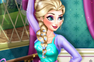 艾莎偷偷跳芭蕾舞