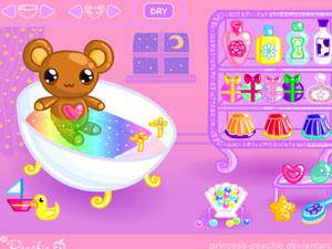 给泰迪熊洗澡