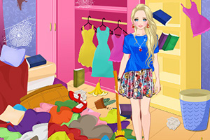 打扫凌乱的卧室