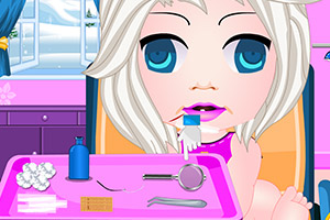 艾莎理发受伤了