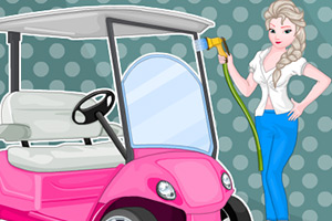 艾莎清洗高尔夫球车