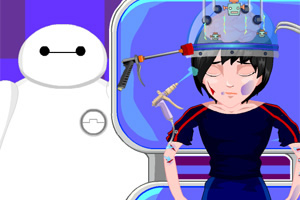 大白协助脑部手术