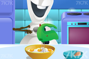 雪宝制作冰淇淋蛋糕