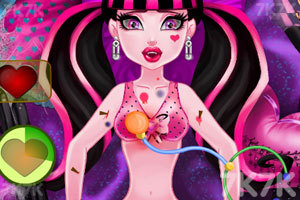 怪物女孩做急救