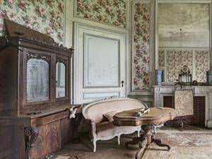 逃离可怕的房子