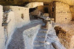 古拉悬崖居民逃脱