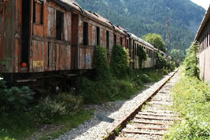 逃出废弃火车站