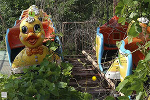 逃出废弃的游乐场