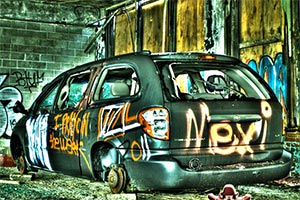 逃离帕卡德汽车厂