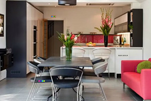 逃出现代明亮房间