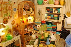 古董店里找东西