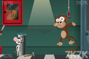 女白鼠逃离实验室