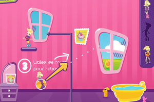 女孩波莉爱洗澡