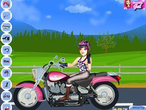 骑重机车的少女