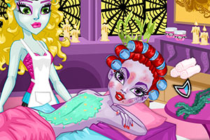 怪物高校女孩温泉SPA