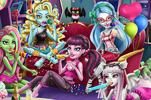 怪物女孩的睡衣派对