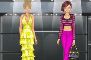 装扮双胞胎姐妹